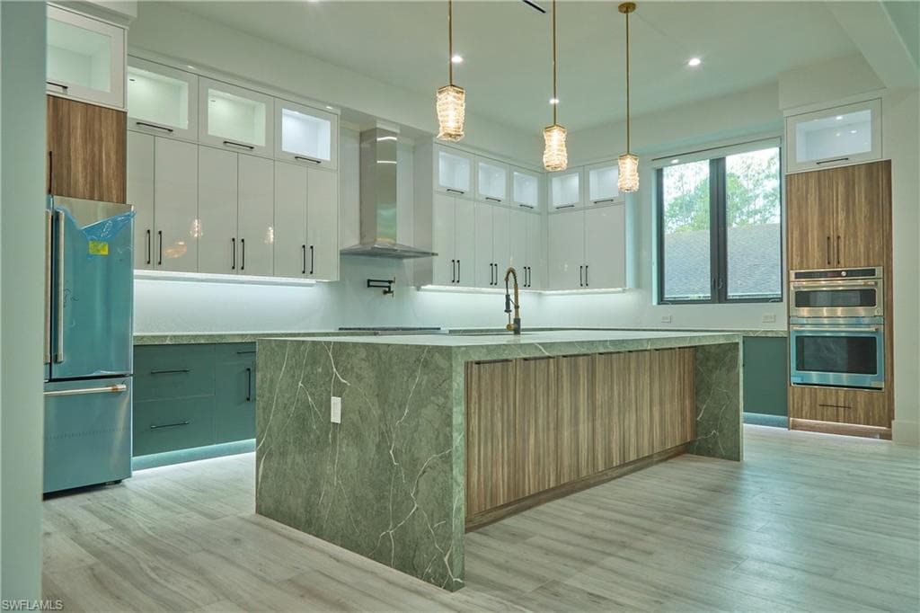 5847 English Oaks Ln, Naples, FL 34119-21