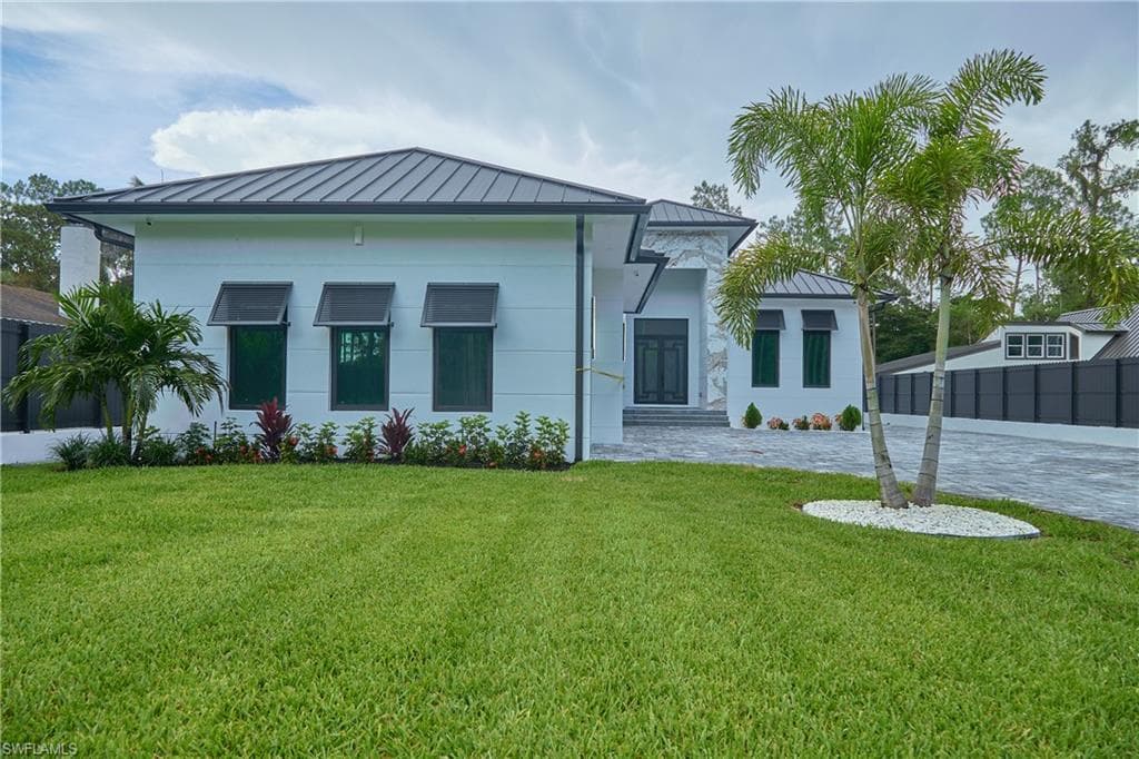 5847 English Oaks Ln, Naples, FL 34119-5