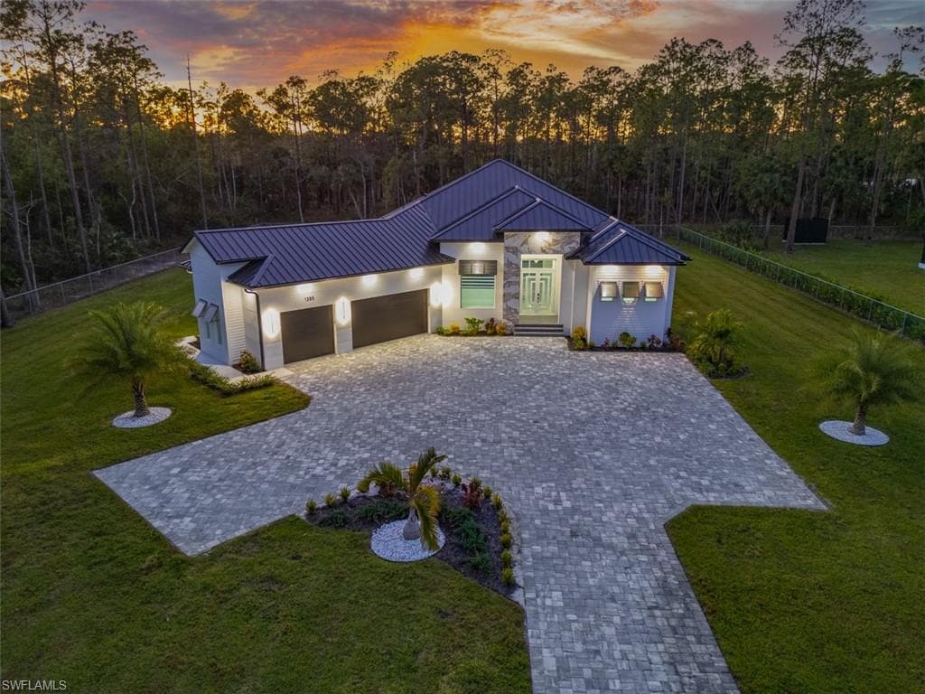 1385 23rd St SW, Naples, FL 34117-4