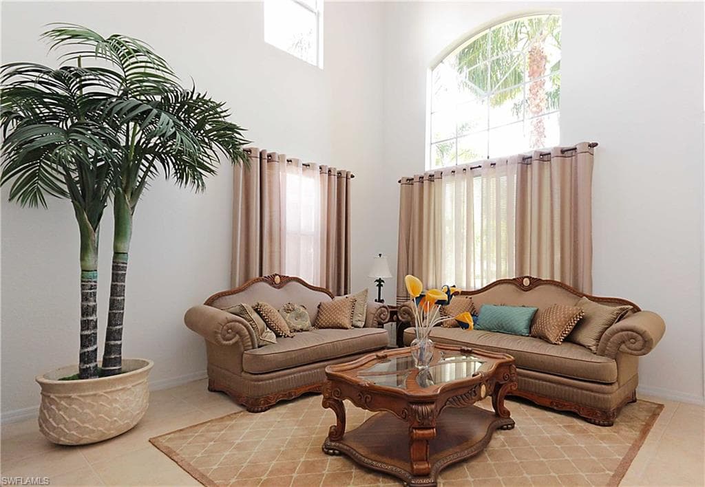 2068 Par Dr, Naples, FL 34120-4