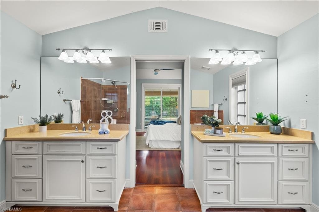 5134 Kristin Ct, Naples, FL 34105-11