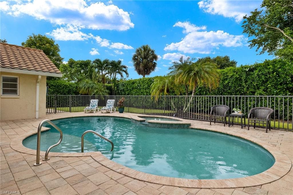 5134 Kristin Ct, Naples, FL 34105-17