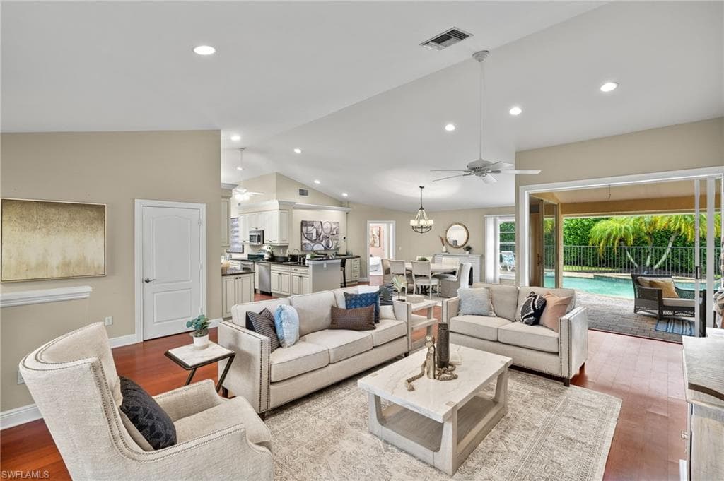 5134 Kristin Ct, Naples, FL 34105-1