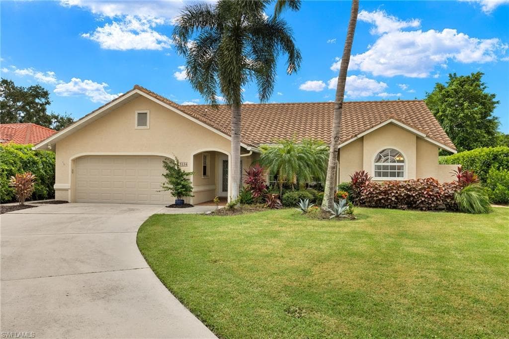 5134 Kristin Ct, Naples, FL 34105-3