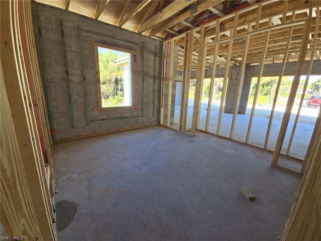 2730 18th Ave SE, Naples, FL 34117-18