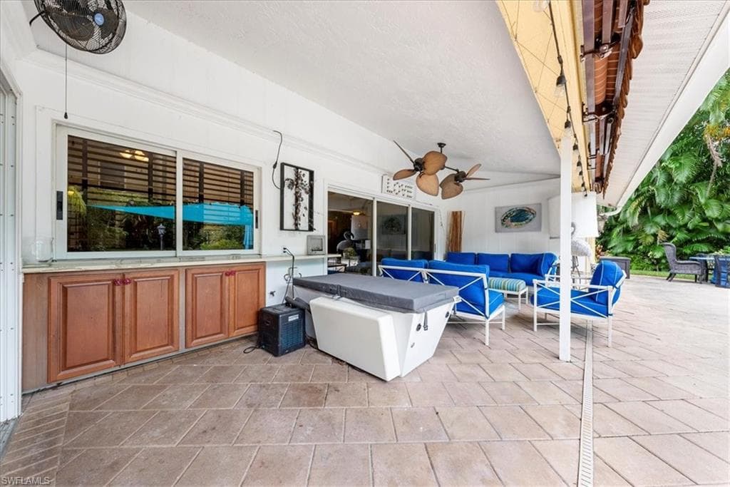 6540 Trail Blvd, Naples, FL 34108-14