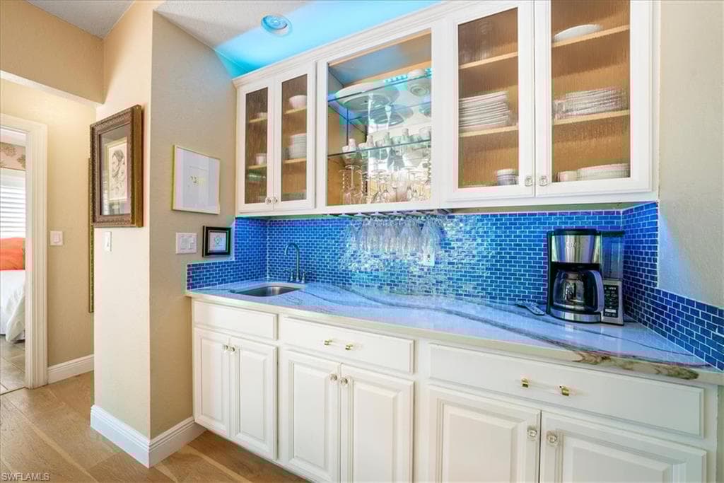 6540 Trail Blvd, Naples, FL 34108-16