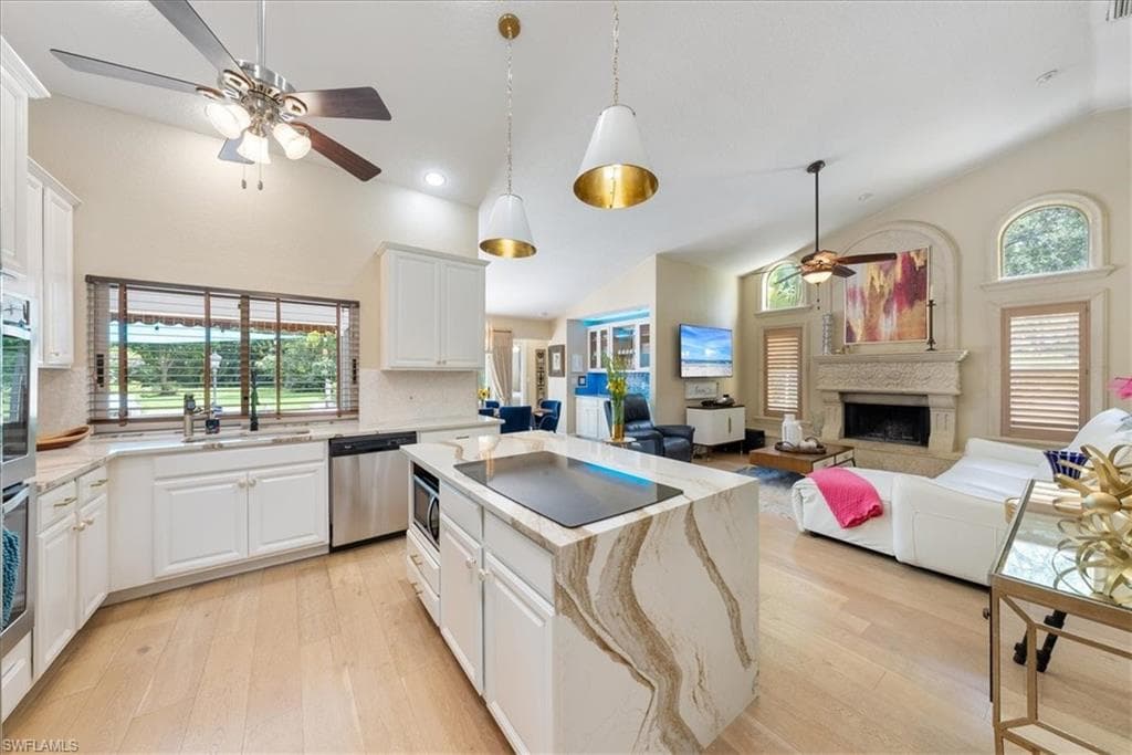 6540 Trail Blvd, Naples, FL 34108-22