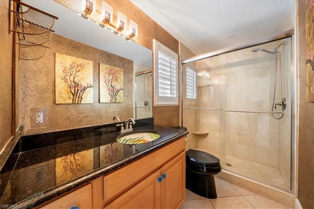 6540 Trail Blvd, Naples, FL 34108-25