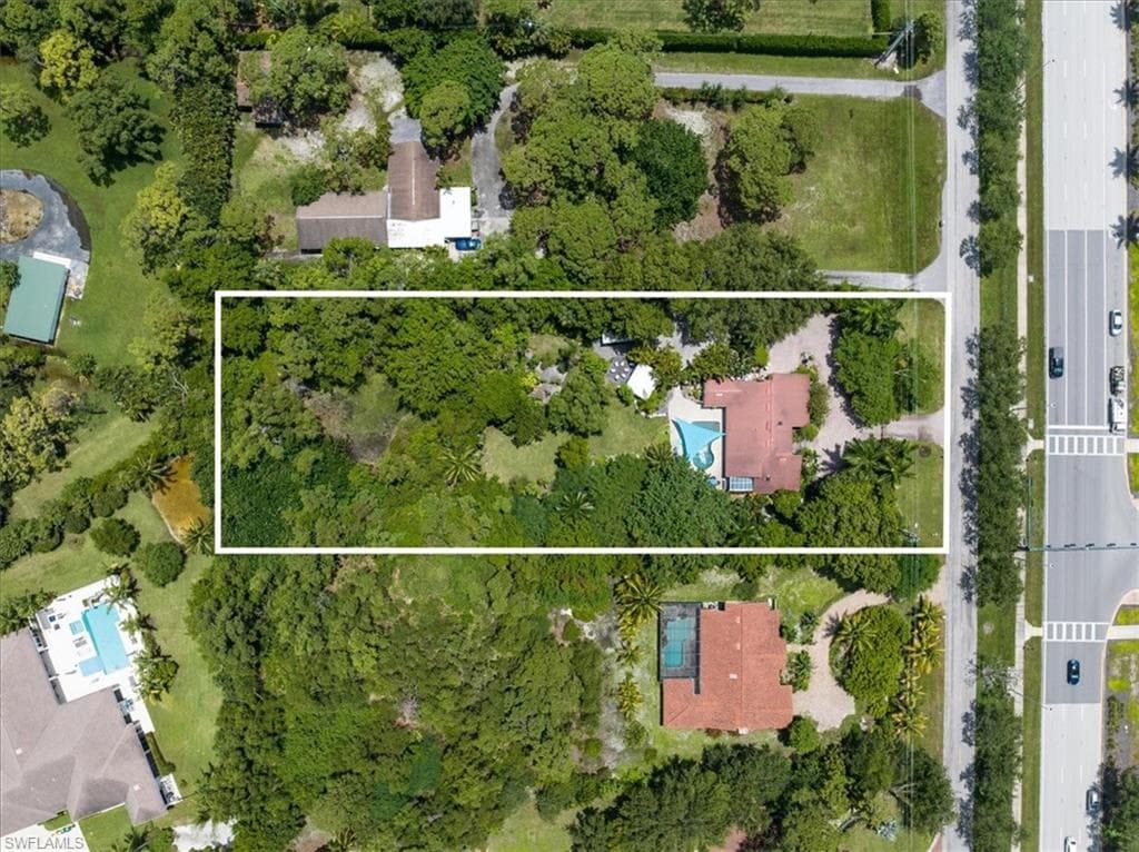 6540 Trail Blvd, Naples, FL 34108-2