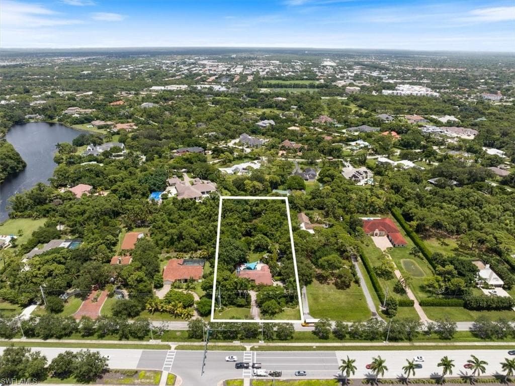 6540 Trail Blvd, Naples, FL 34108-3