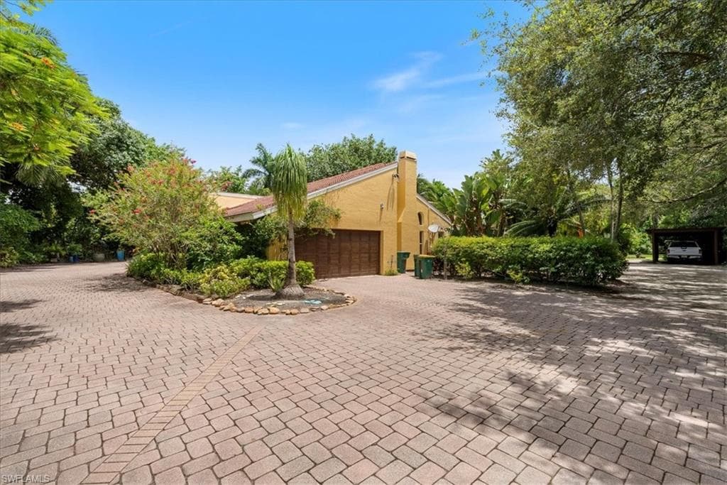 6540 Trail Blvd, Naples, FL 34108-7