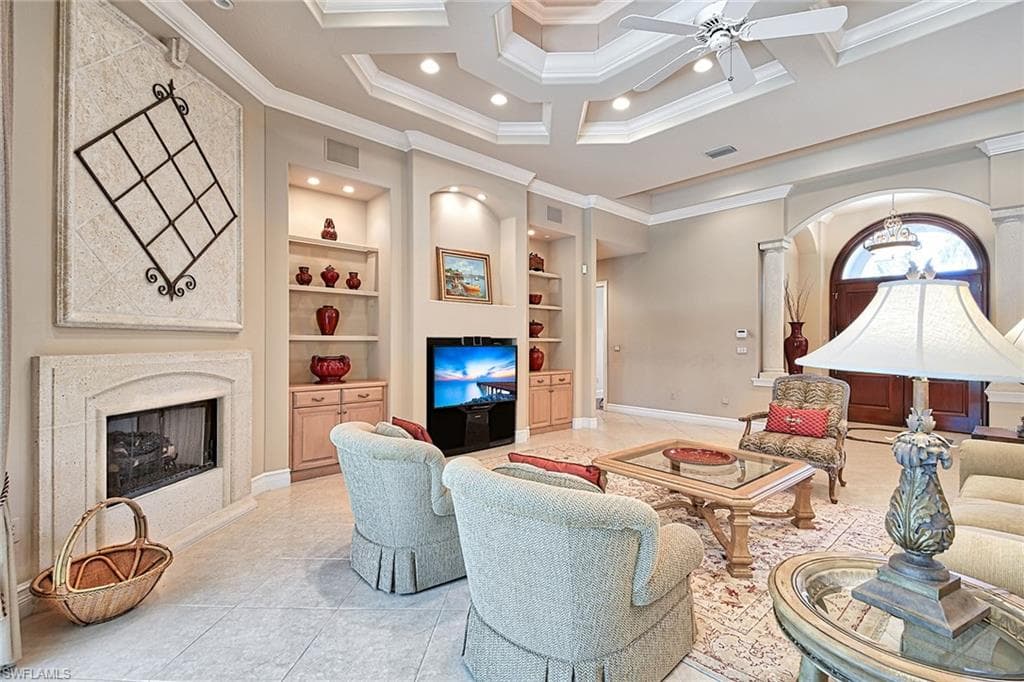 258 9th Ave S, Naples, FL 34102-4
