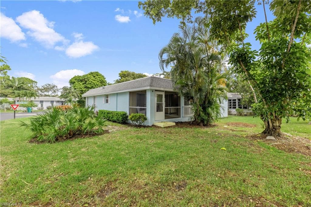 200 Georgetown Blvd 2-30, Naples, FL 34112-32