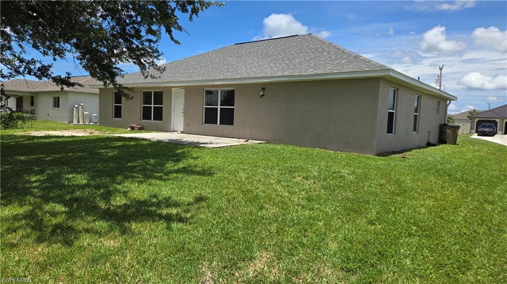 2212 5th St, Cape Coral, FL 33993-3