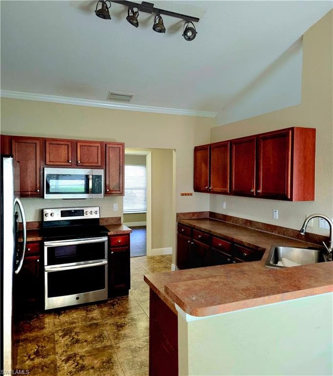 2212 5th St, Cape Coral, FL 33993-4