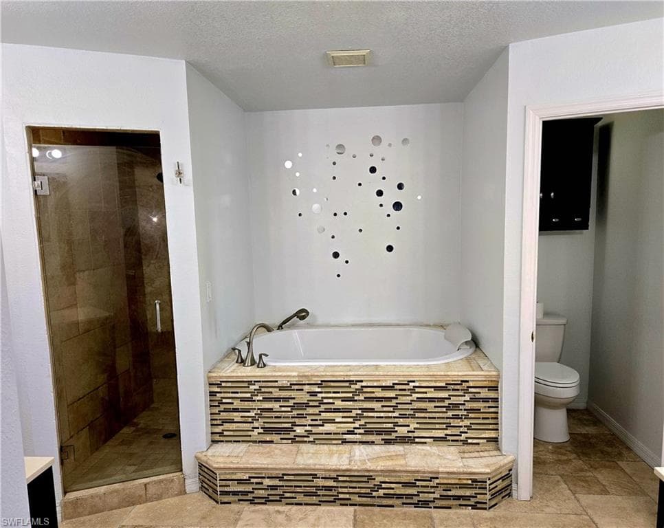 2212 5th St, Cape Coral, FL 33993-8