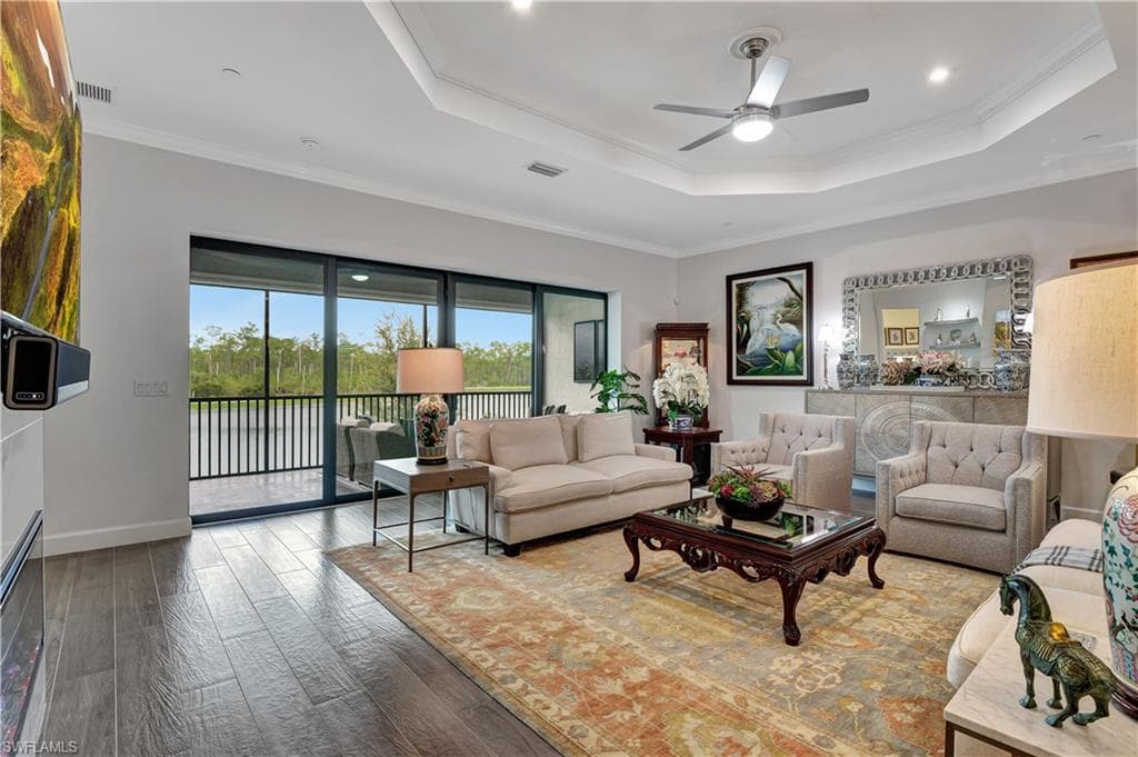 9637 Montelanico Loop 203, Naples, FL 34119-11