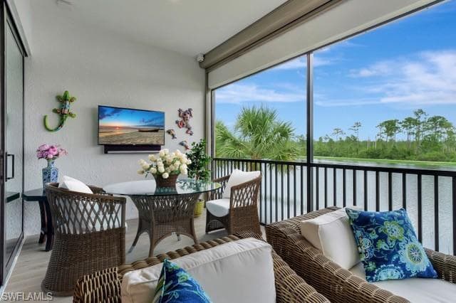 9637 Montelanico Loop 203, Naples, FL 34119-1