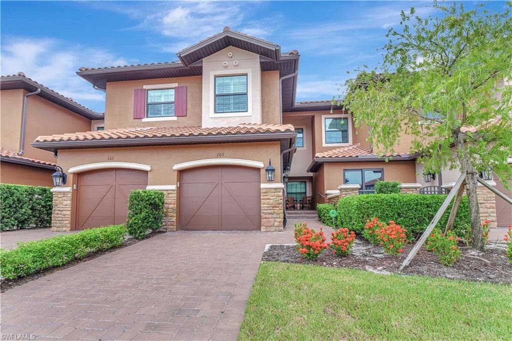 9637 Montelanico Loop 203, Naples, FL 34119-28