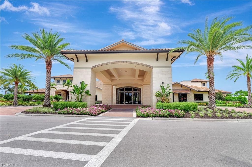 9637 Montelanico Loop 203, Naples, FL 34119-33