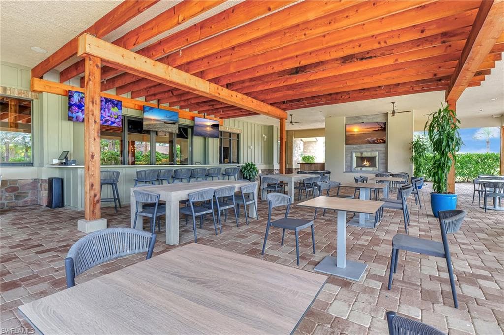 9637 Montelanico Loop 203, Naples, FL 34119-40