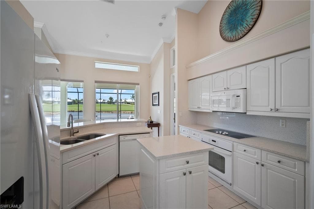6955 Mauna Loa Ln, Naples, FL 34113-18