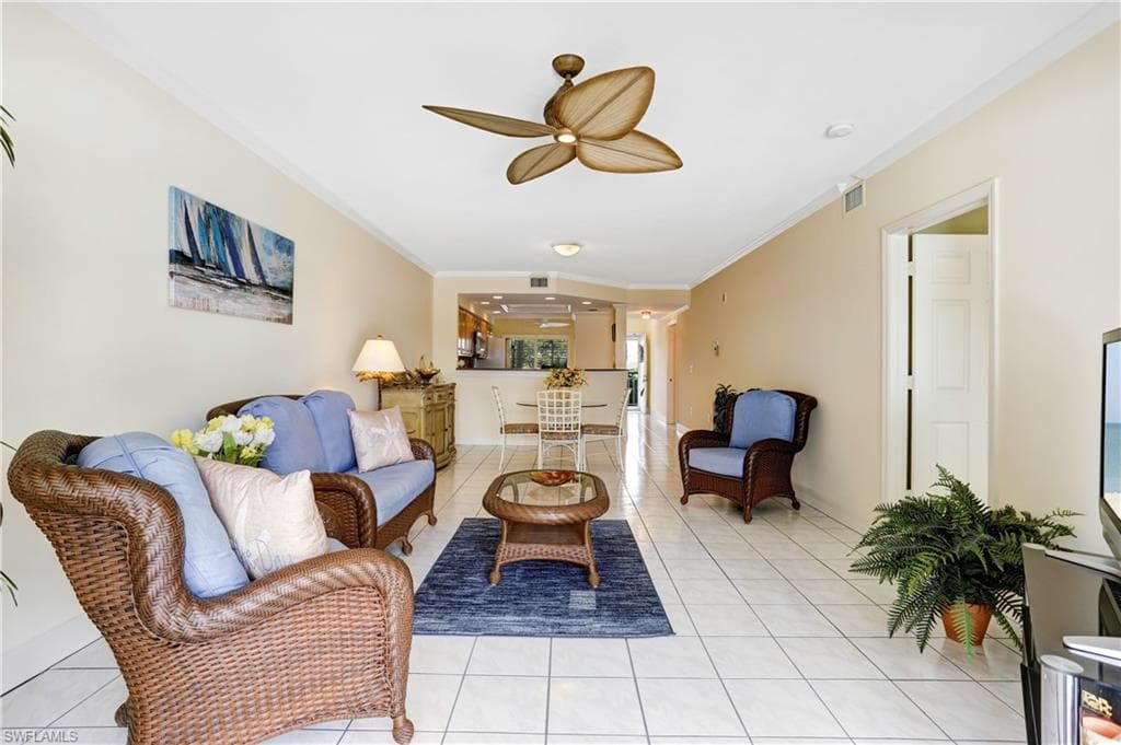 13105 Vanderbilt Dr 207, Naples, FL 34110-10