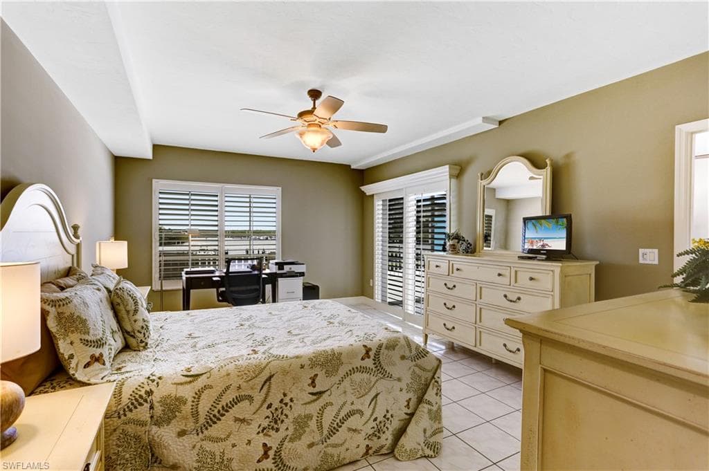 13105 Vanderbilt Dr 207, Naples, FL 34110-13