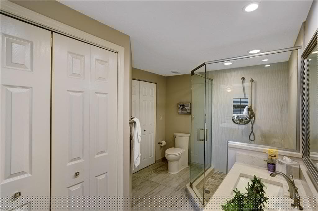 13105 Vanderbilt Dr 207, Naples, FL 34110-16