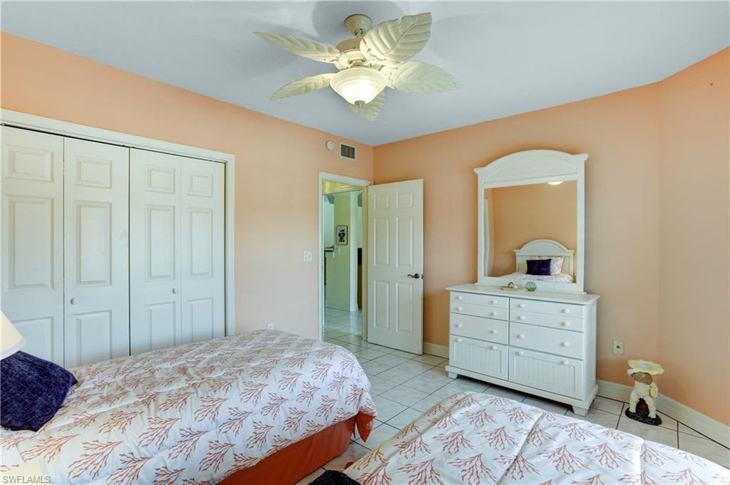 13105 Vanderbilt Dr 207, Naples, FL 34110-18
