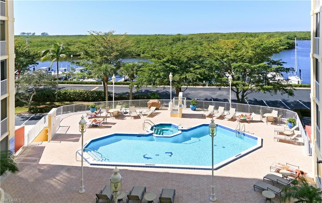 13105 Vanderbilt Dr 207, Naples, FL 34110-31