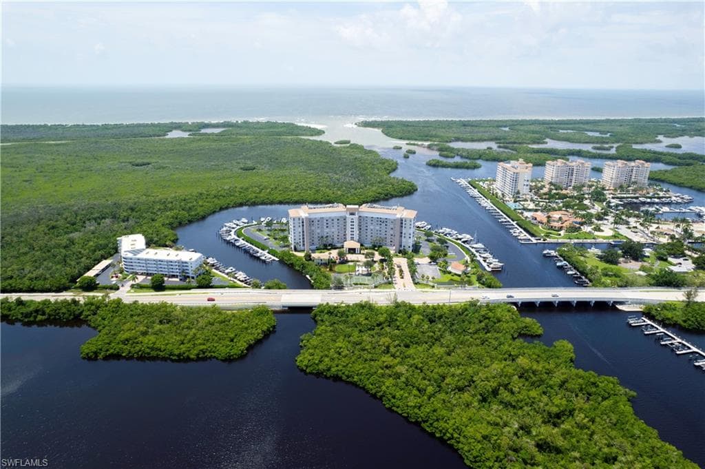 13105 Vanderbilt Dr 207, Naples, FL 34110-32