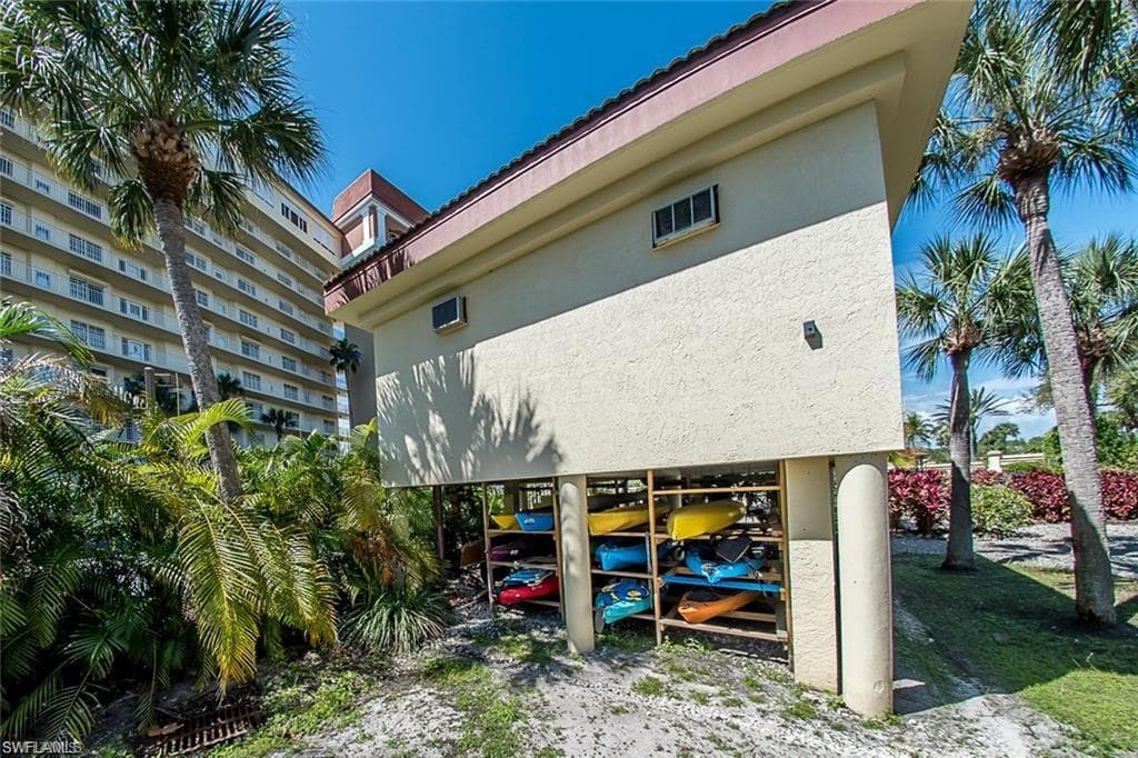 13105 Vanderbilt Dr 207, Naples, FL 34110-36