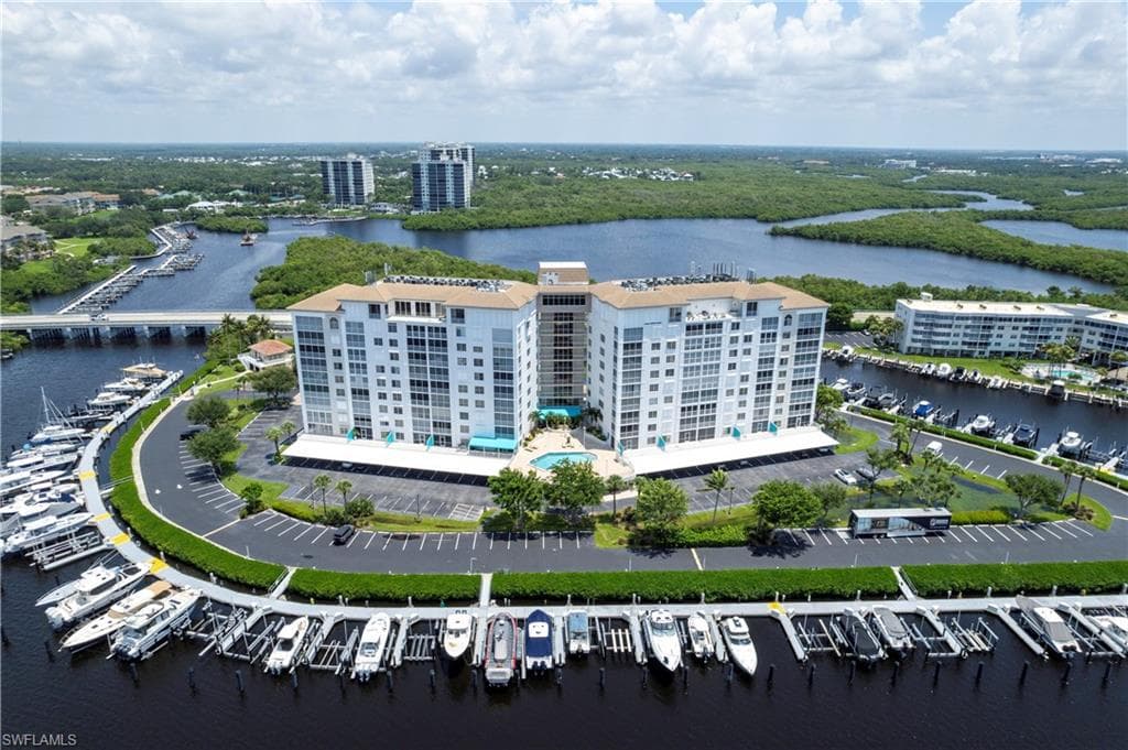 13105 Vanderbilt Dr 207, Naples, FL 34110-38