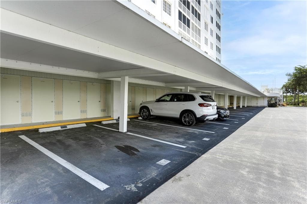 13105 Vanderbilt Dr 207, Naples, FL 34110-40