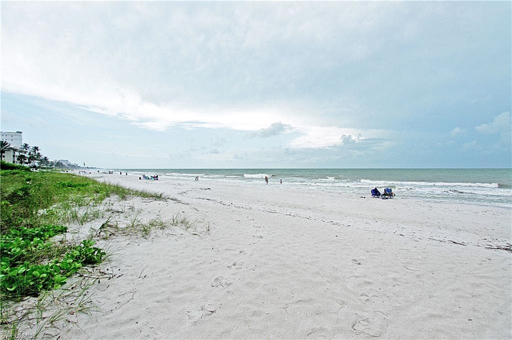 13105 Vanderbilt Dr 207, Naples, FL 34110-44