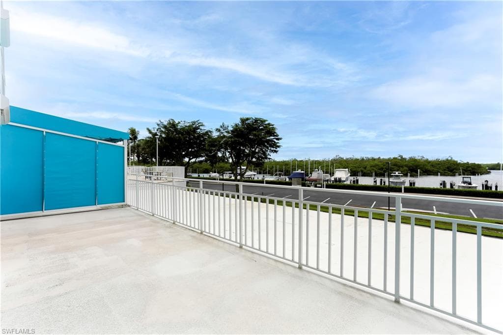 13105 Vanderbilt Dr 207, Naples, FL 34110-6