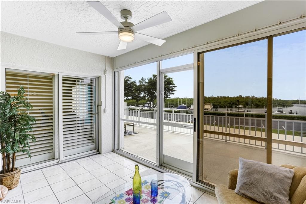 13105 Vanderbilt Dr 207, Naples, FL 34110-7