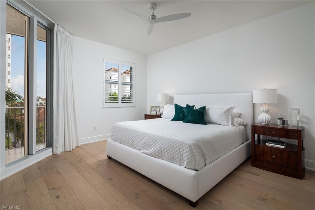 470 Launch Cir V-401, Naples, FL 34108-12