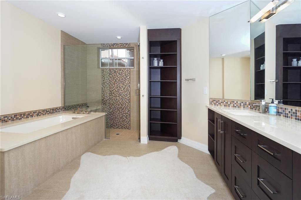 8472 Abbington Cir 2011, Naples, FL 34108-20