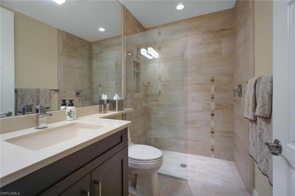 8472 Abbington Cir 2011, Naples, FL 34108-22
