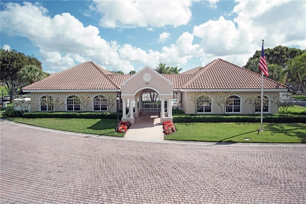 8472 Abbington Cir 2011, Naples, FL 34108-29