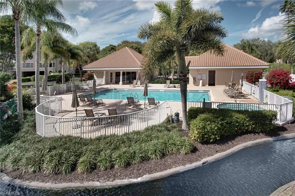 8472 Abbington Cir 2011, Naples, FL 34108-30