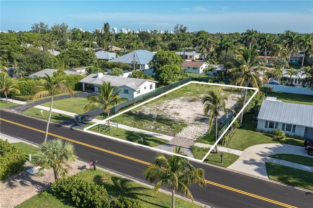 1257 22nd Ave N, Naples, FL 34103-4