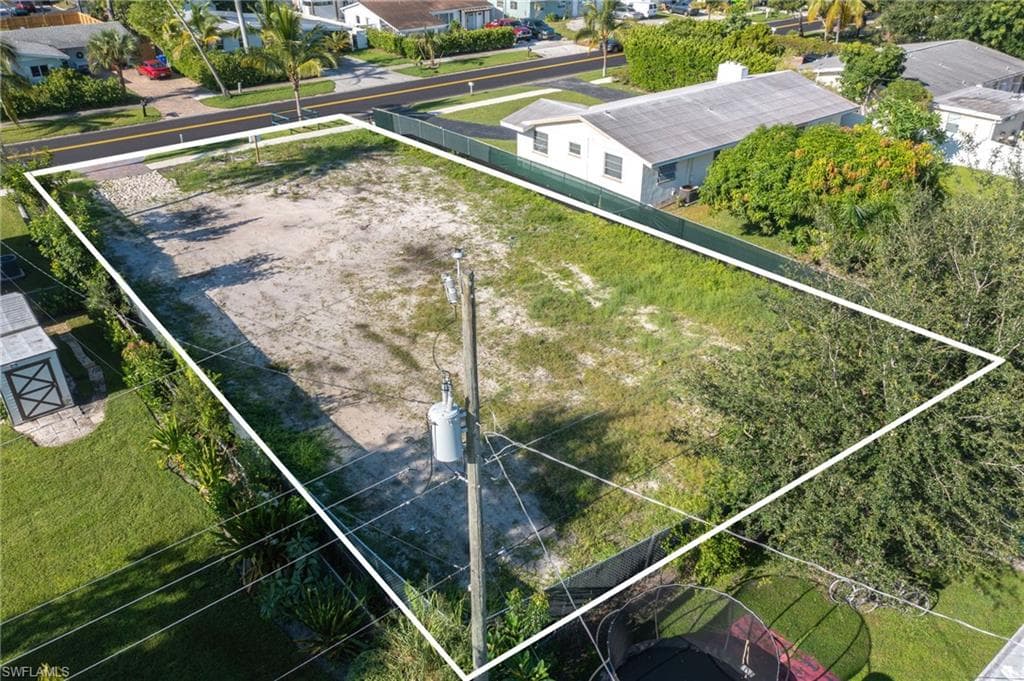 1257 22nd Ave N, Naples, FL 34103-6