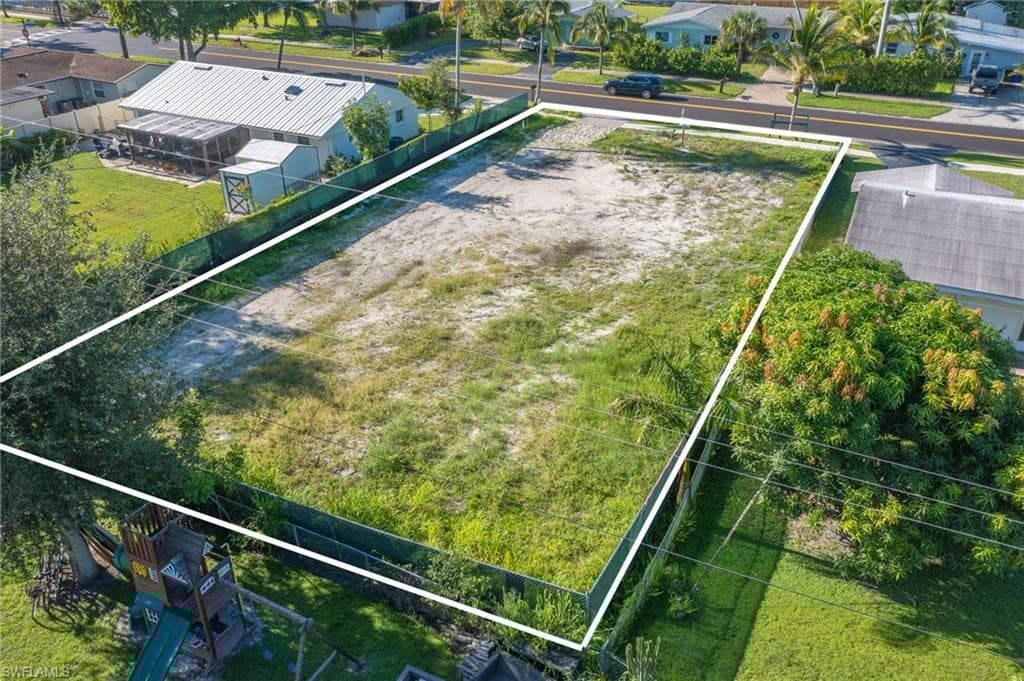 1257 22nd Ave N, Naples, FL 34103-7
