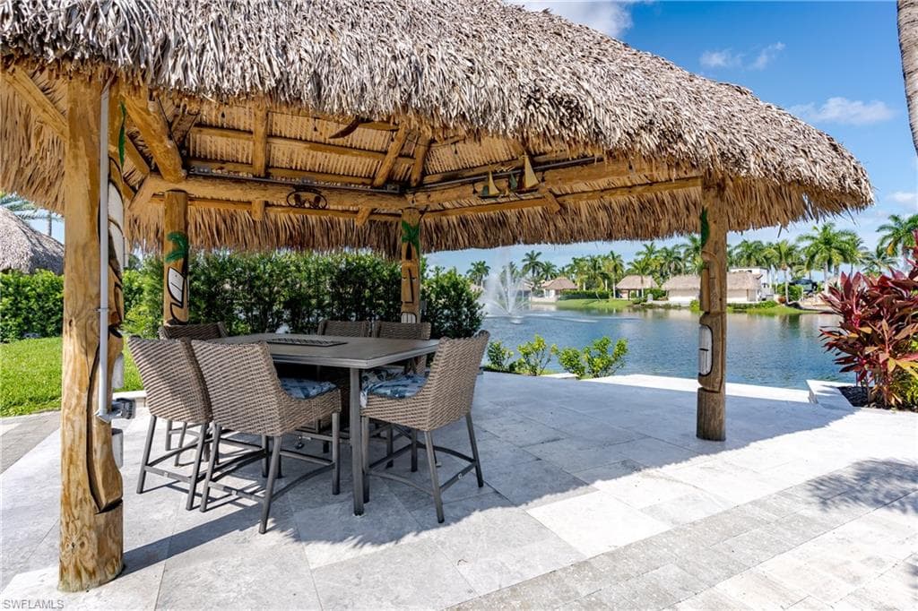 13453 Ladyfish Ln, Naples, FL 34114-9