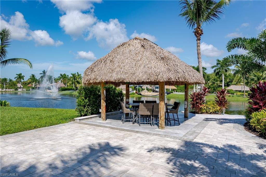 13453 Ladyfish Ln, Naples, FL 34114-35