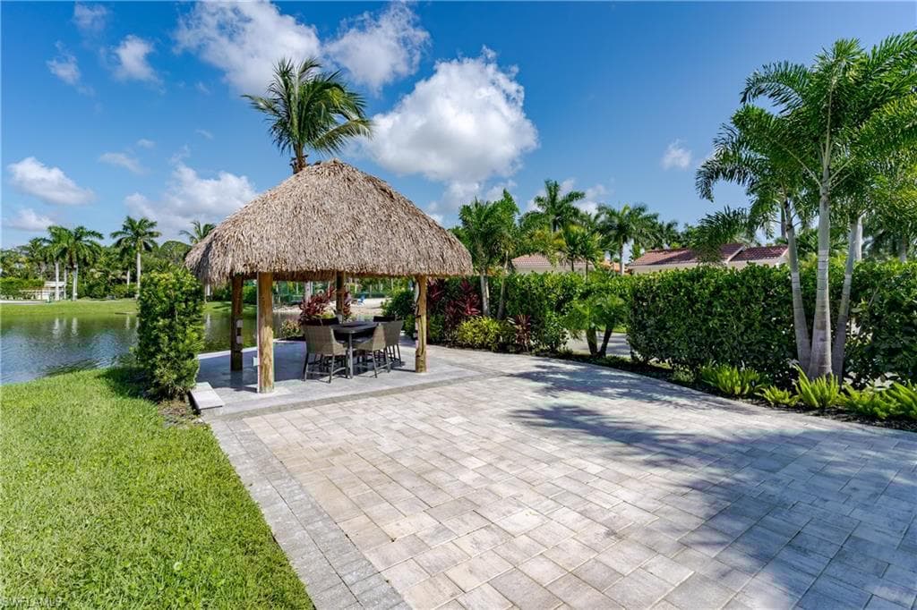 13453 Ladyfish Ln, Naples, FL 34114-36